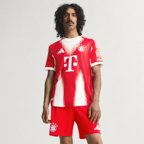 adidas FC Bayern 25/26 Authentic Heimtrikot fuer 105 EUR