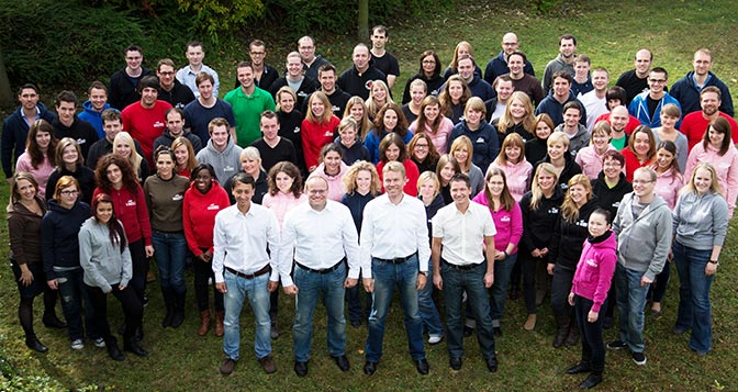 Offizielles Teamfoto des HolidayTrex-Betreibers TravelTrex