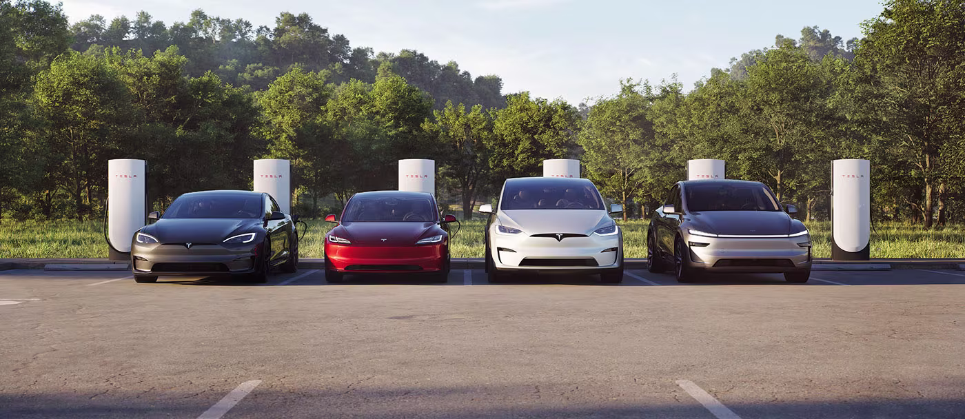 多款 Tesla 车辆在 Supercharger 充电站完成交付后的充电准备