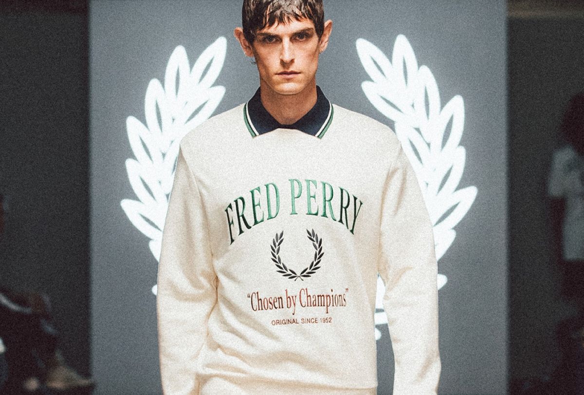 Fred Perry 品牌场景中的月桂冠与 Original Since 1952 图案