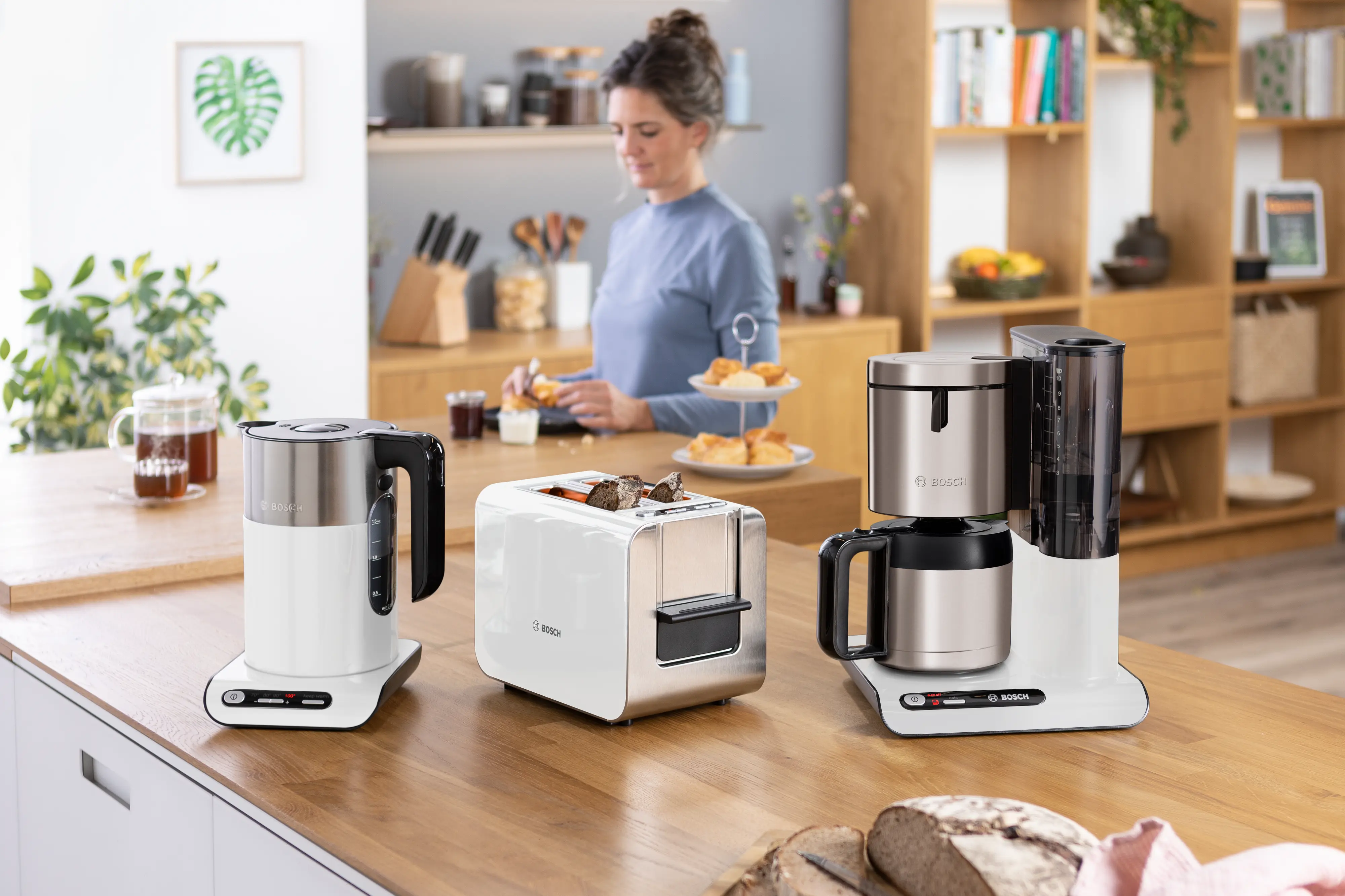 Bosch Styline white temperature-control electric kettle (TWK8611P)