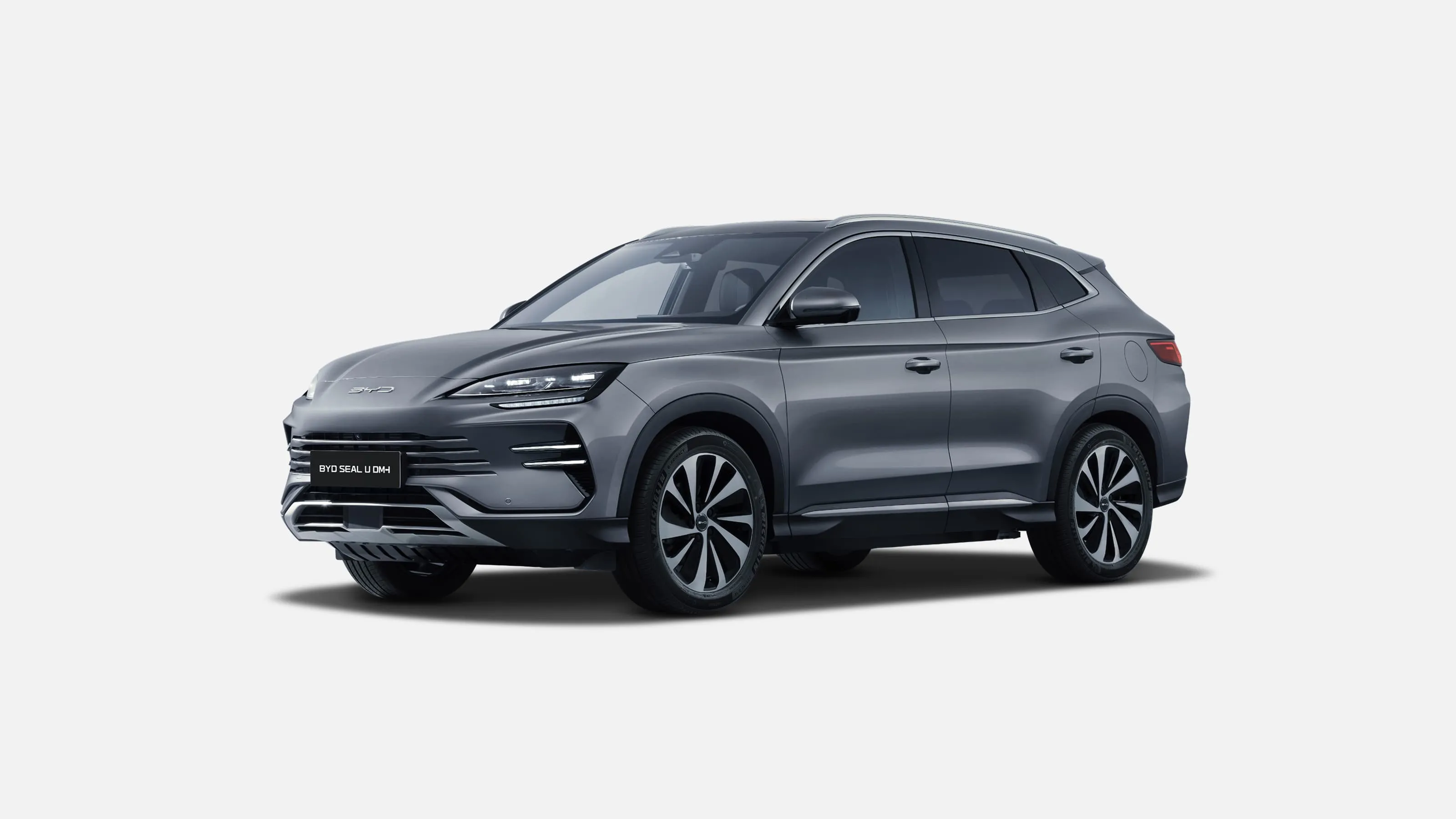 Time Grey 配色的 BYD SEAL U DM-i Boost