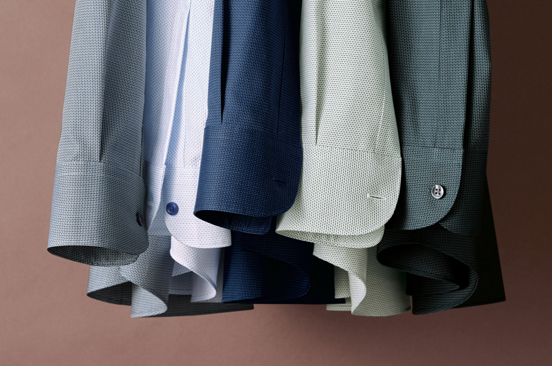 Mehrere Charles Tyrwhitt Herrenhemden als Auswahl