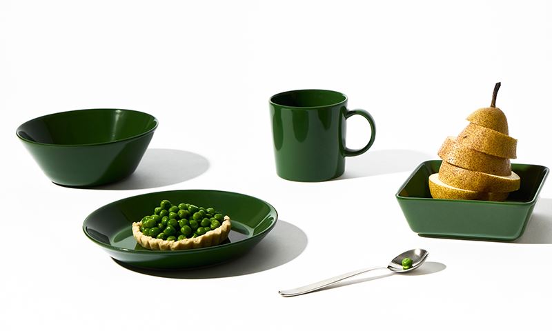 Offizielle Iittala Teema Szene mit finnischem Alltagsgeschirr