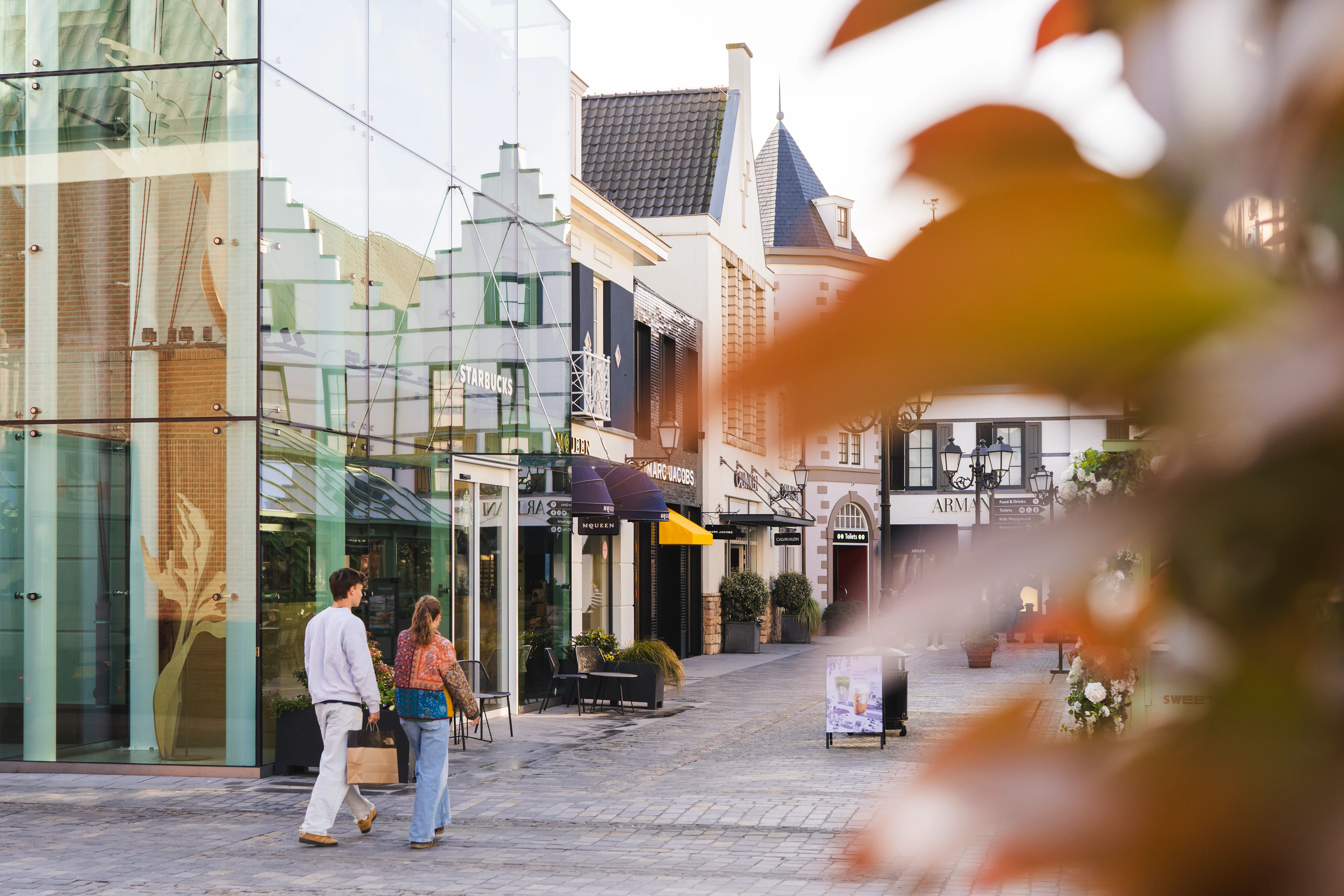 Designer Outlet Roermond shopping street for West Germany cross-border planning