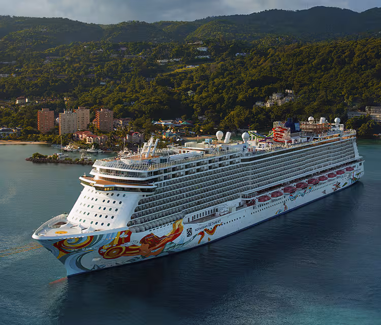 Offizielles Foto der Norwegian Getaway im Hafen