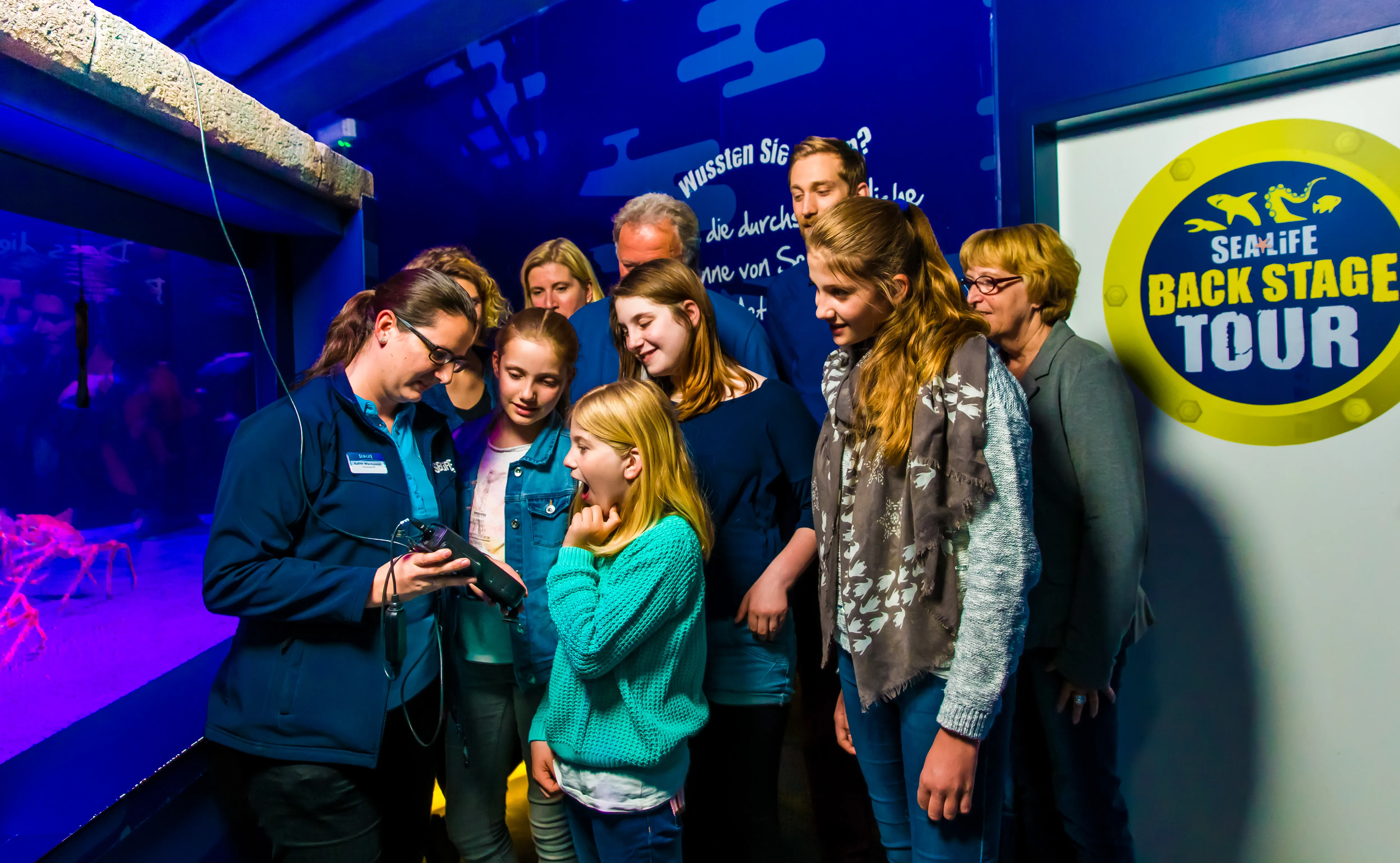 Offizielle SEA-LIFE-Hannover-Szene einer betreuten Backstage-Gruppe